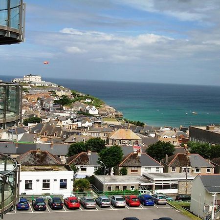 2Bed With Pool & Sea View Apartment New Quay Exteriör bild