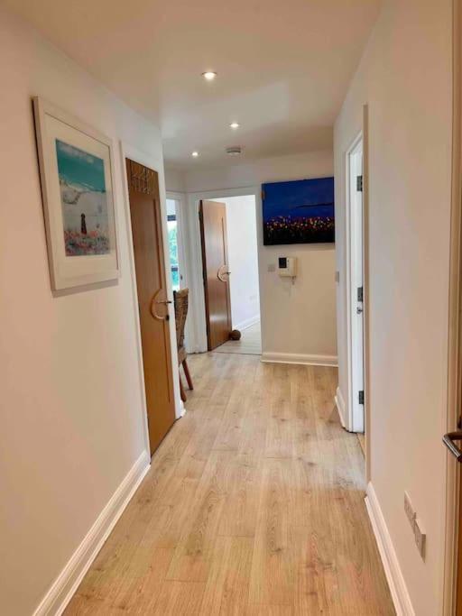 2Bed With Pool & Sea View Apartment New Quay Exteriör bild