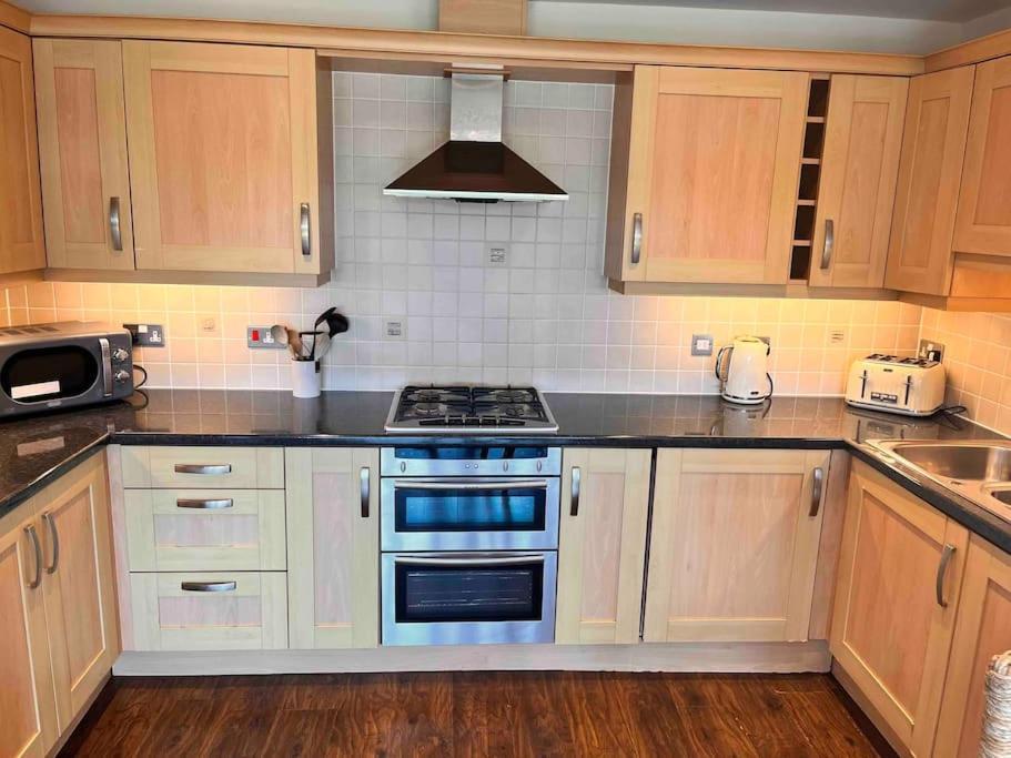 2Bed With Pool & Sea View Apartment New Quay Exteriör bild